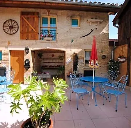 Le Pigeonnier 3* Dampierre-le-Chateau