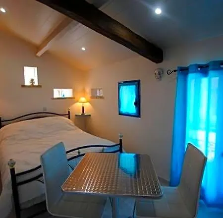 Le Pigeonnier 3* Dampierre-le-Chateau